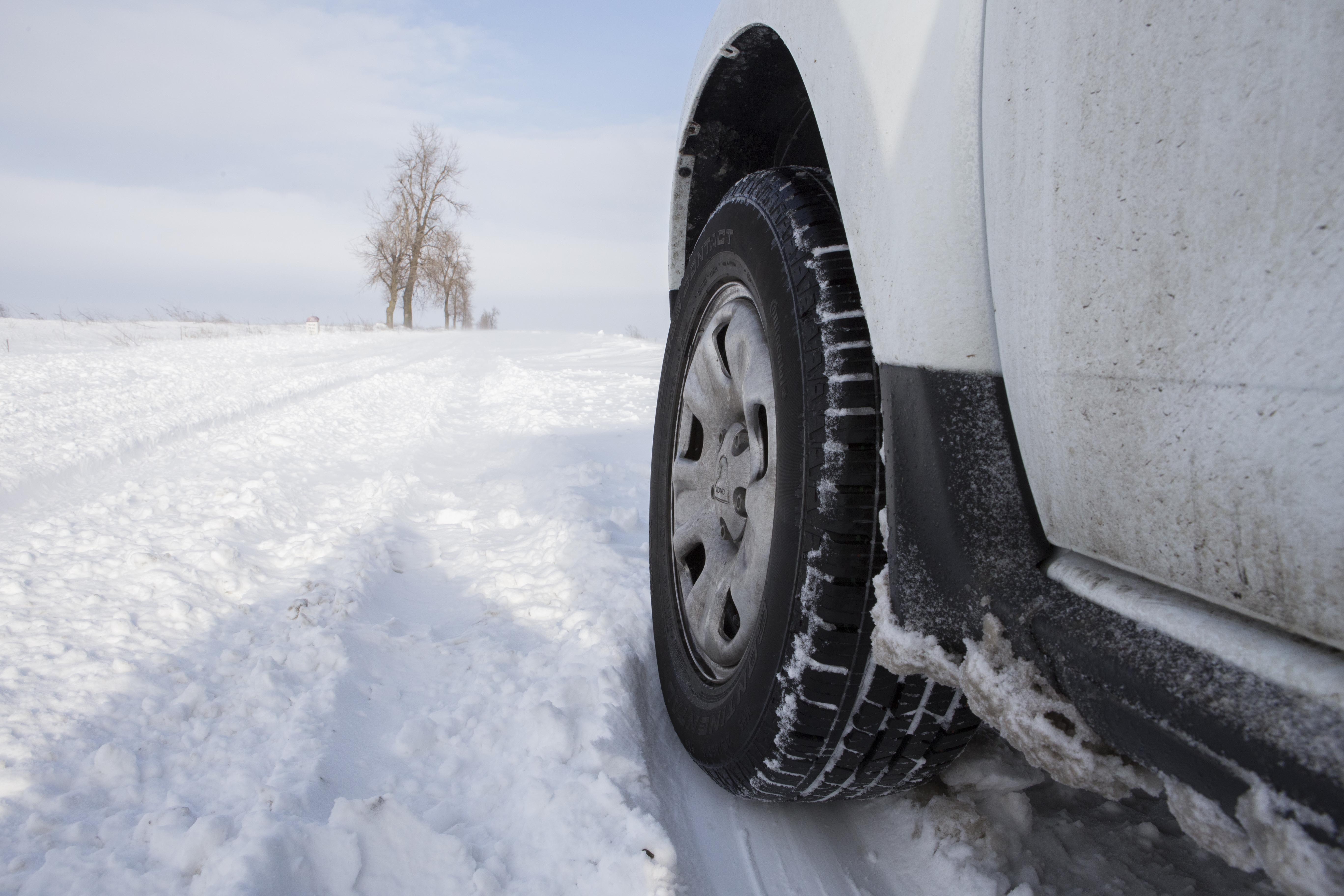 IARNA LA GALAŢI/ Trafic de coşmar pe DN24 D (GALERIE FOTO)