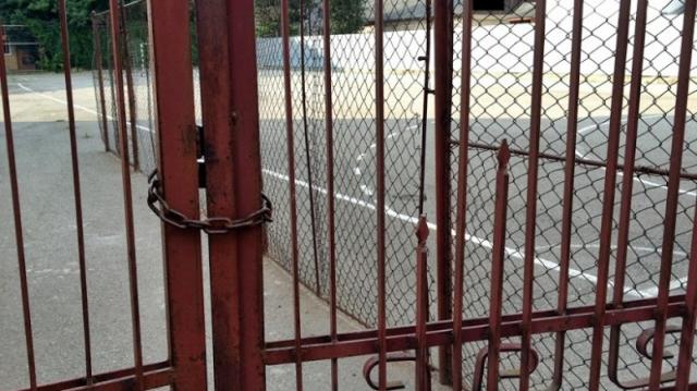 Şcolile pot fi transformate în aprozare şi capele mortuare, fără acordul Ministerului Educaţiei