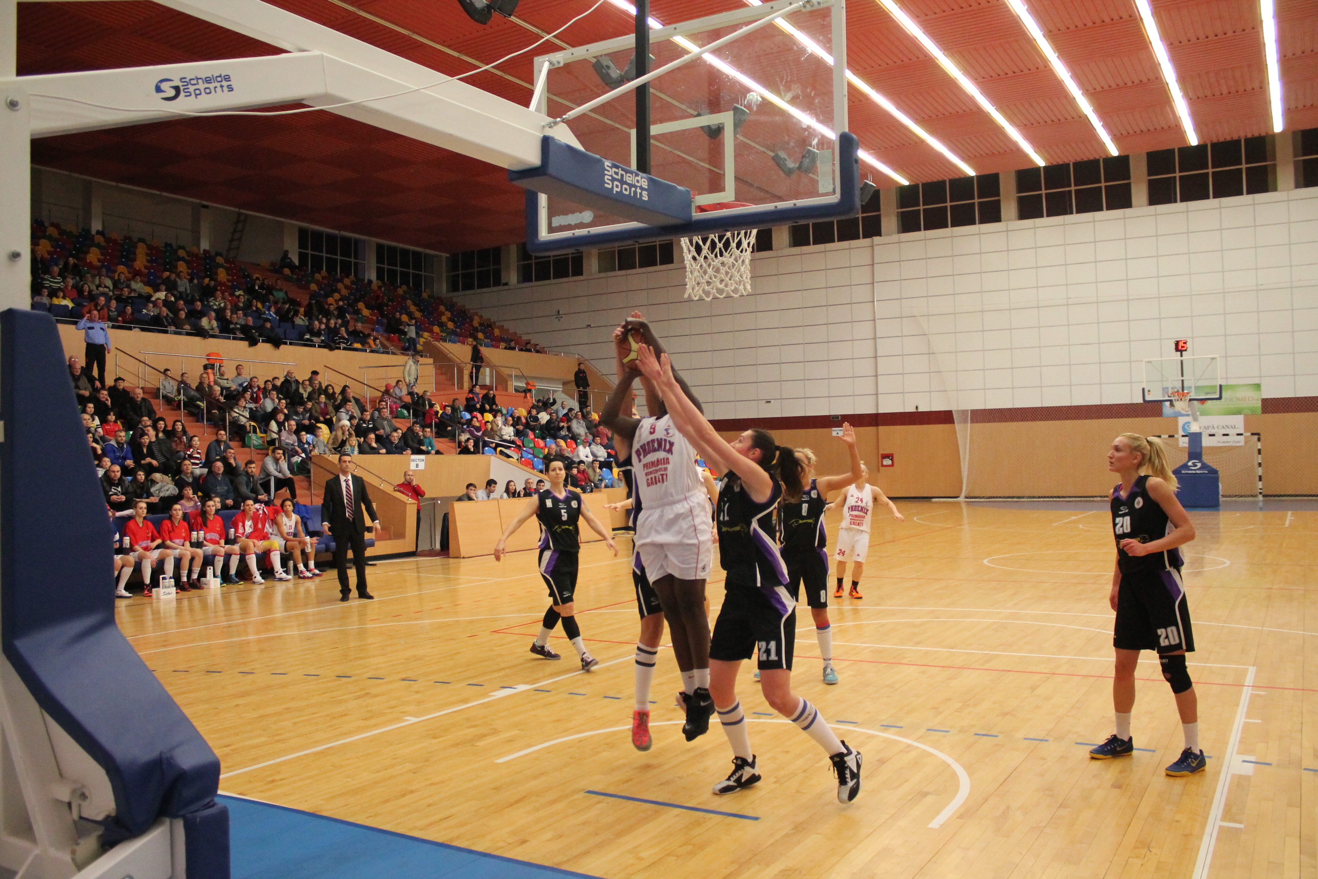 Baschetbalistele de la Phoenix U  au pierdut și al doilea meci