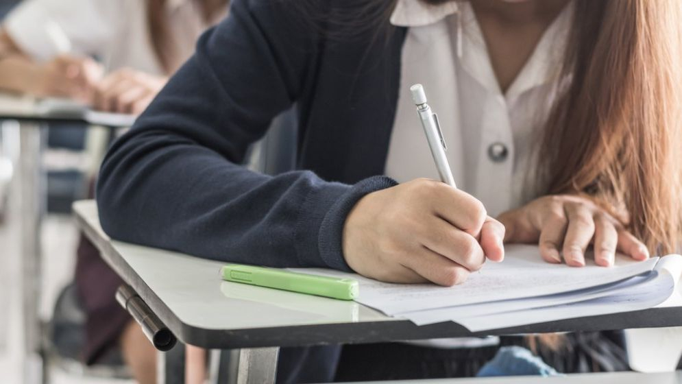 Peste 3.400 de absolvenți de gimnaziu intră în focurile examenelor la Galați