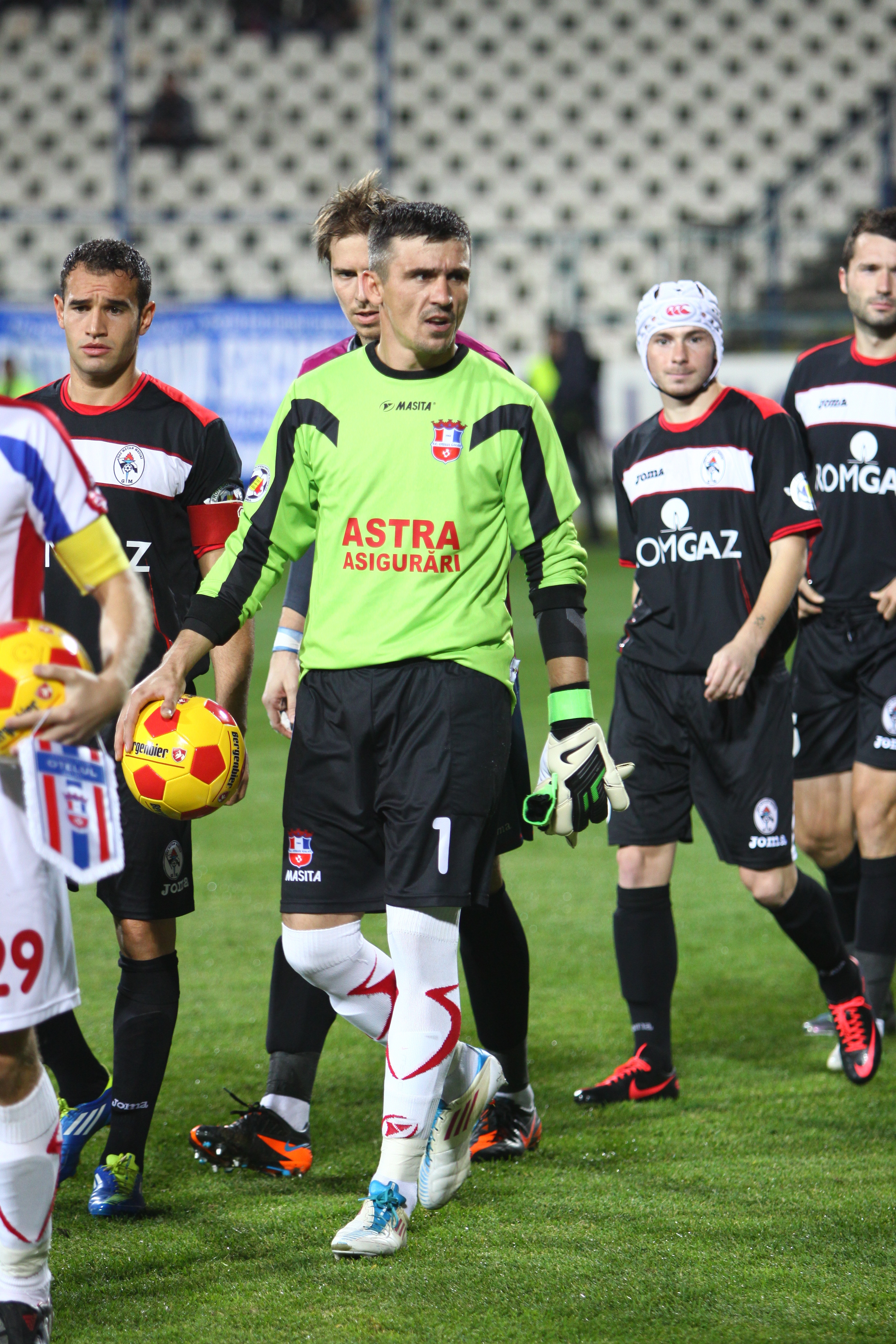 Calvarul accidentărilor continuă: Oţelul a rămas într-un singur portar