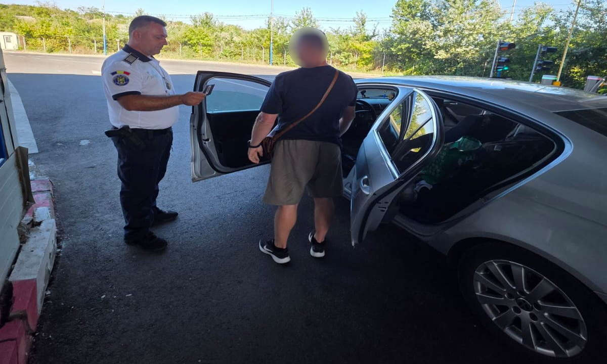 Cu permis de conducere fals, se credea profesionist