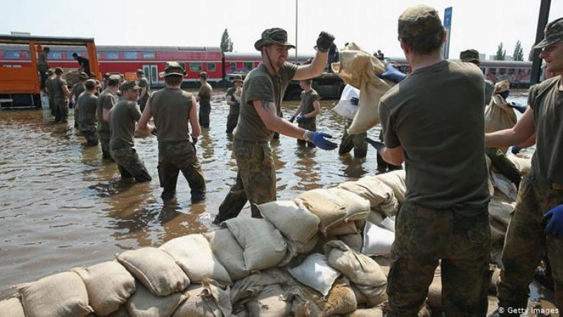 Armata germană, în ajutorul sinistraților