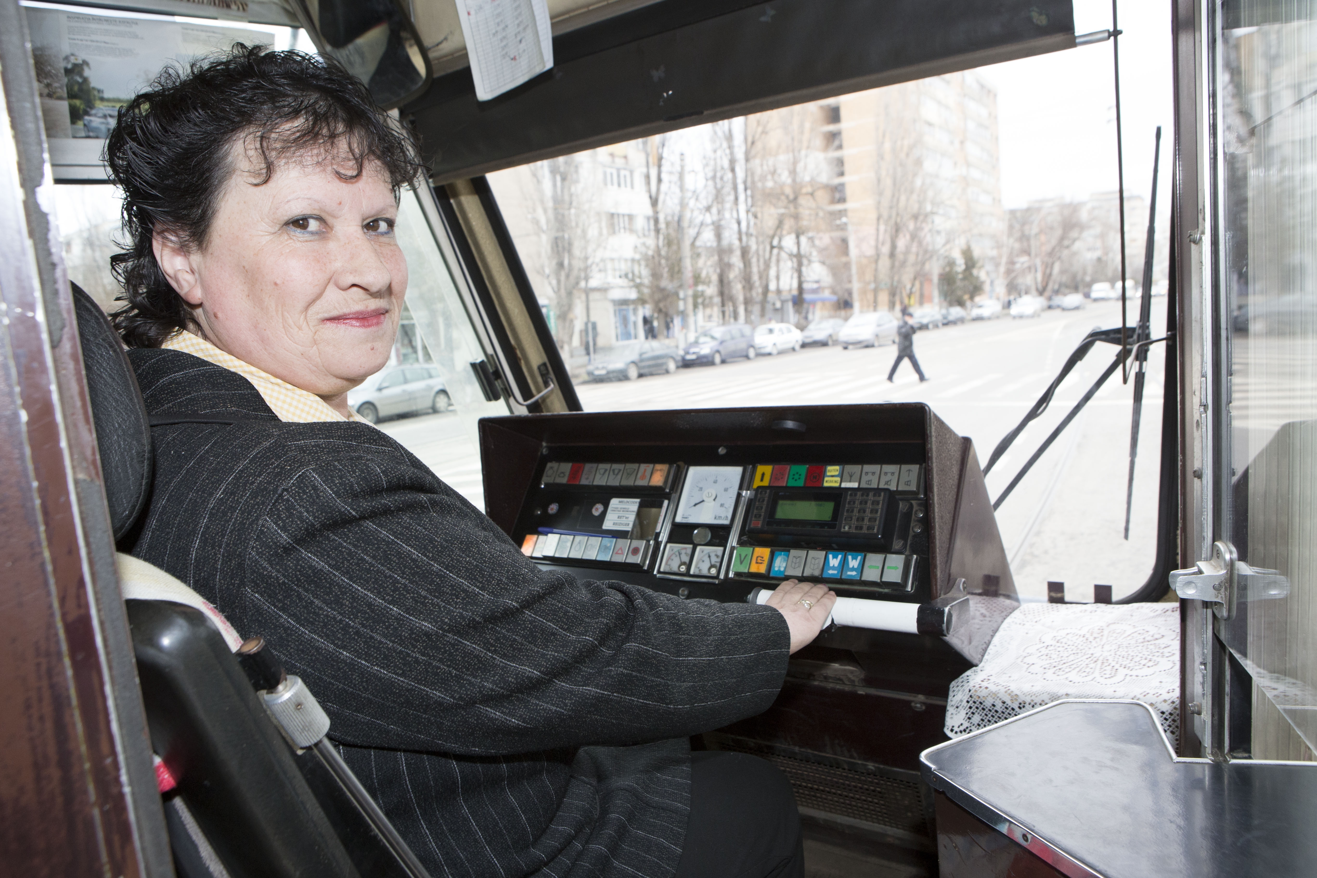 De 32 de ani în slujba gălăţenilor: Tramvaiul, prietenul de-o viaţă al Tudorei Ilie 