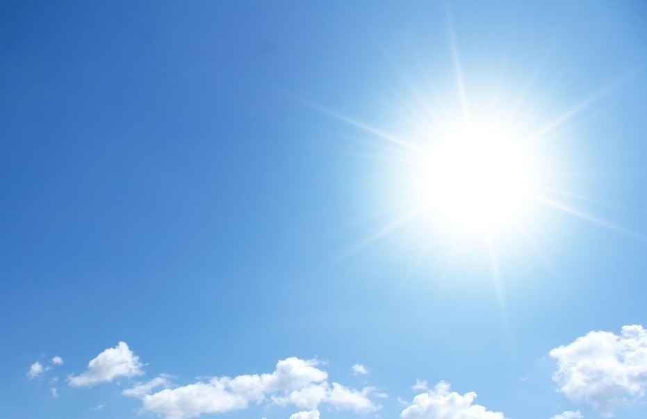 Cer senin, cu maxime de 30 de grade