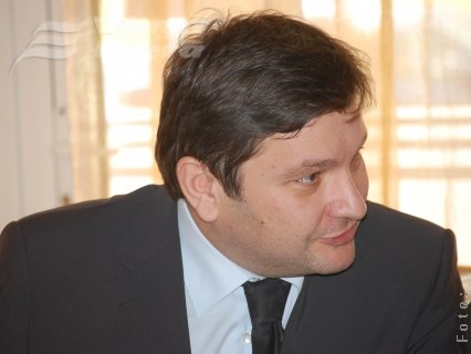 Ciucă se întâlneşte cu pensionarii