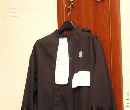 Avocatul Teodorescu rămâne în arest