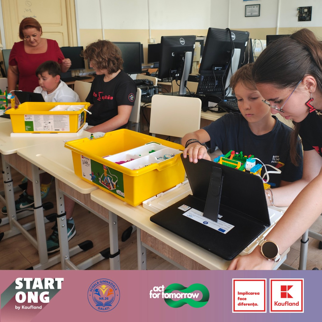 Elevii unei școli din Galați au realizat roboți pentru a uda plantele