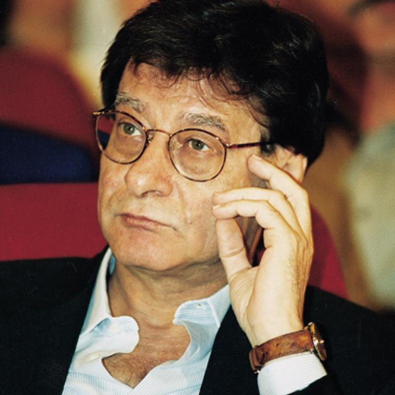 Mahmoud Darwish, poetul-simbol al Palestinei