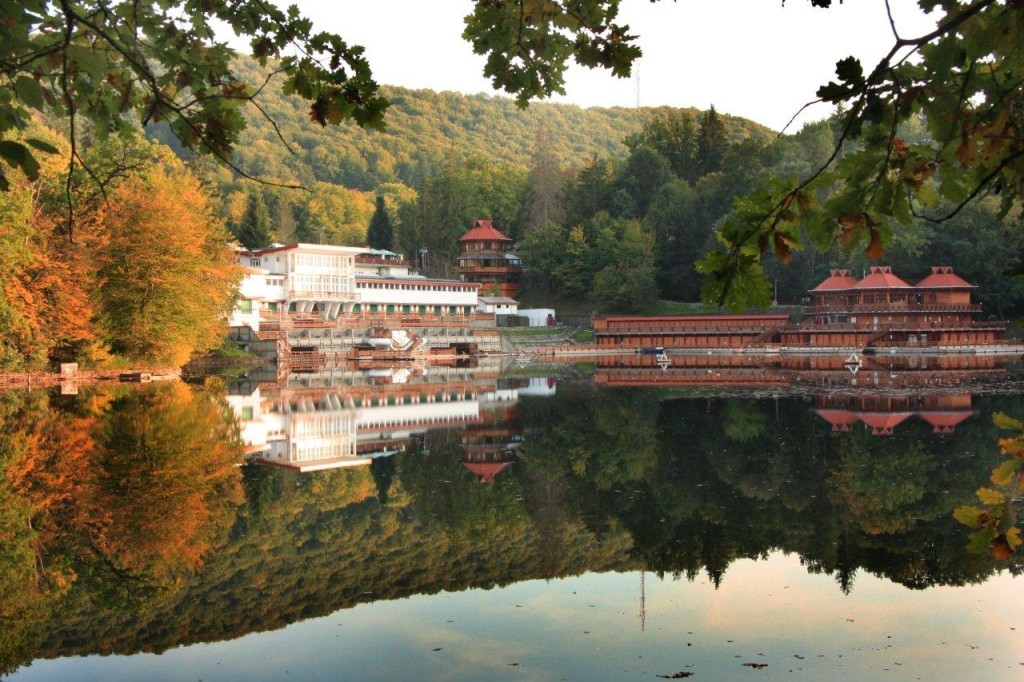 Cel mai mare LAC HELIOTERM din lume se află în România