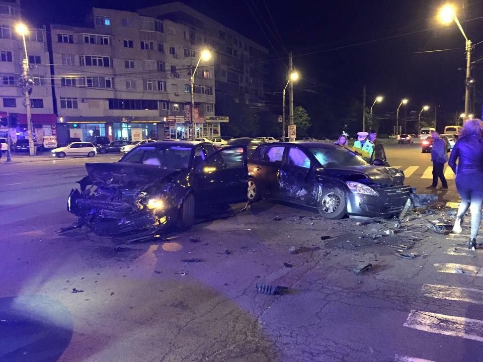 Încă un CARAMBOL în Galaţi. Trei persoane au fost rănite