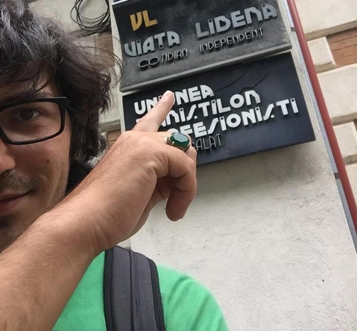 La pas și prin Galați/ Un tânăr străbate ROMÂNIA PE JOS