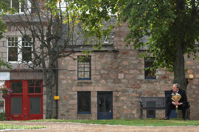 Moartea Reginei Elisabeta a II-a: Sicriul suveranei este transportat de la Balmoral la Edinburg și de acolo la Londra