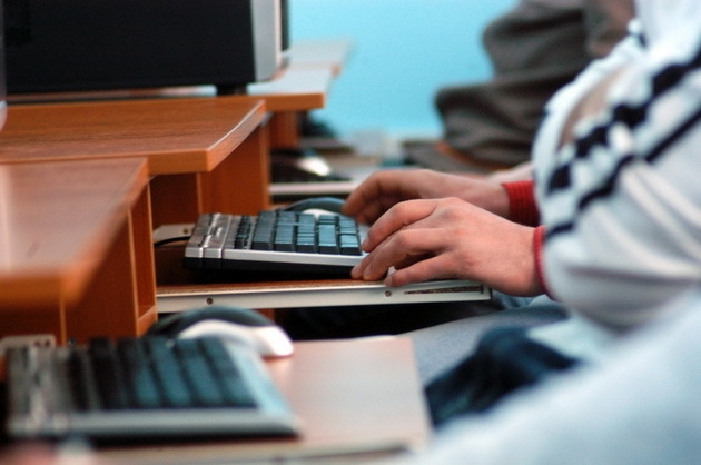 Proba teoretică pentru obţinerea permisului auto, suspendată în 19 şi 22 octombrie