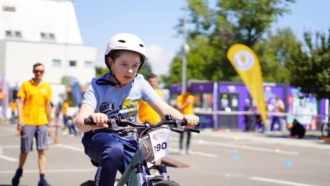Restricţii de trafic şi trasee deviate pentru „Juniorii Pedalează”