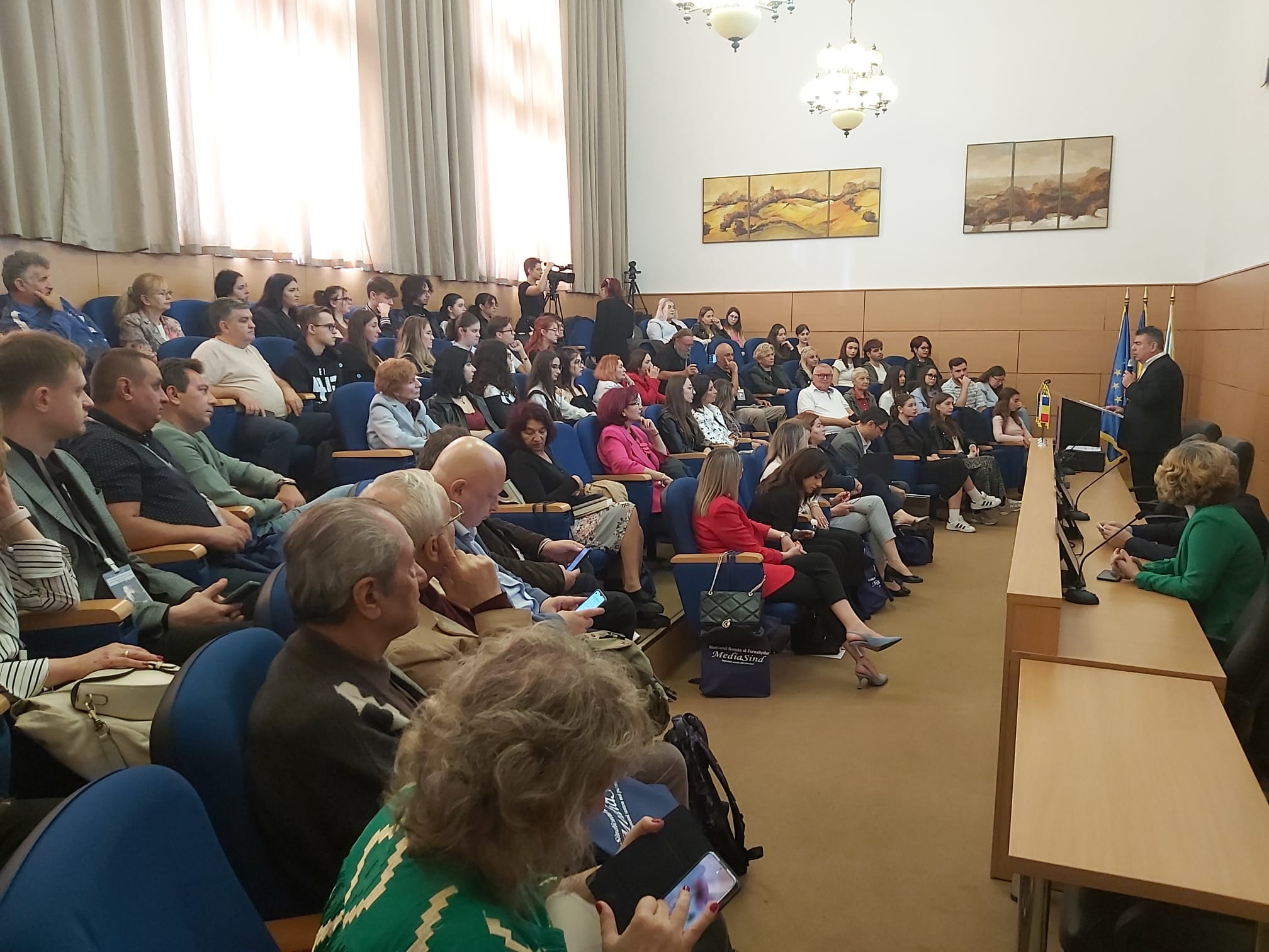 Condiţionări politice şi economice în media - conferinţă internaţională la Galaţi