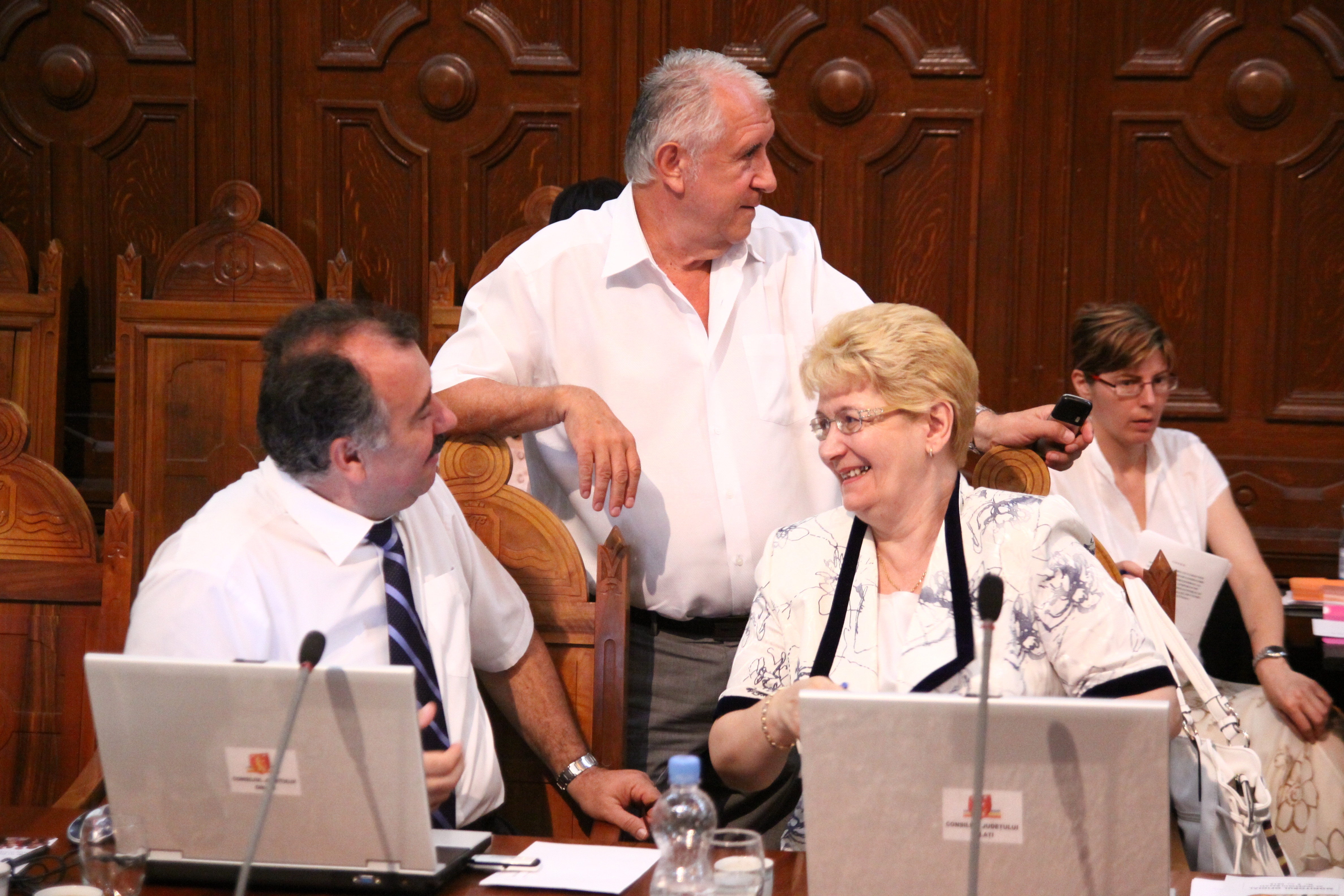 Cornel Hamza şi Tania Bogdan sunt noii vicepreşedinţi ai CJ Galaţi