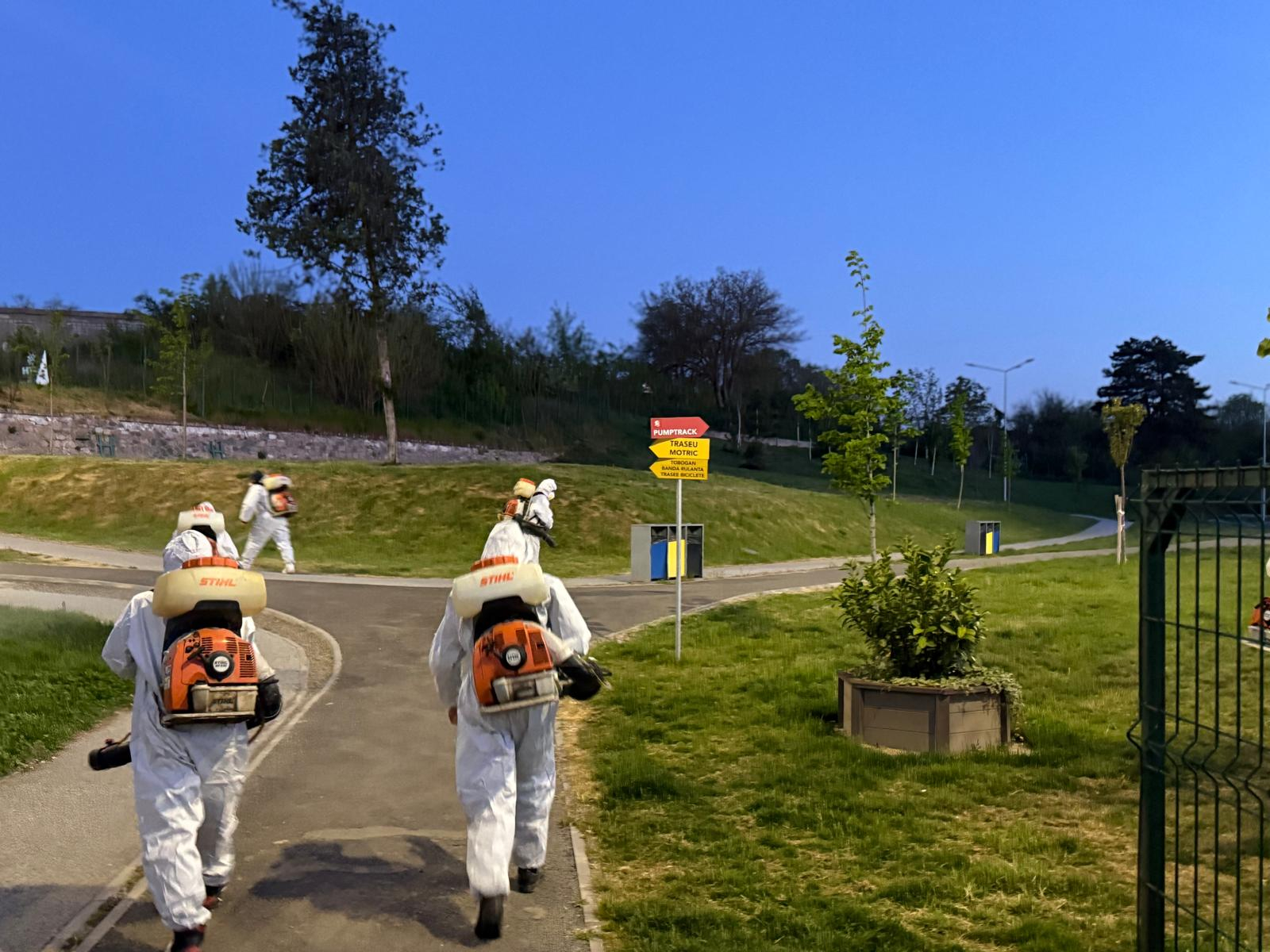 Dezinsecţie în parcuri, locuri de joacă, grădini şi pe Faleză