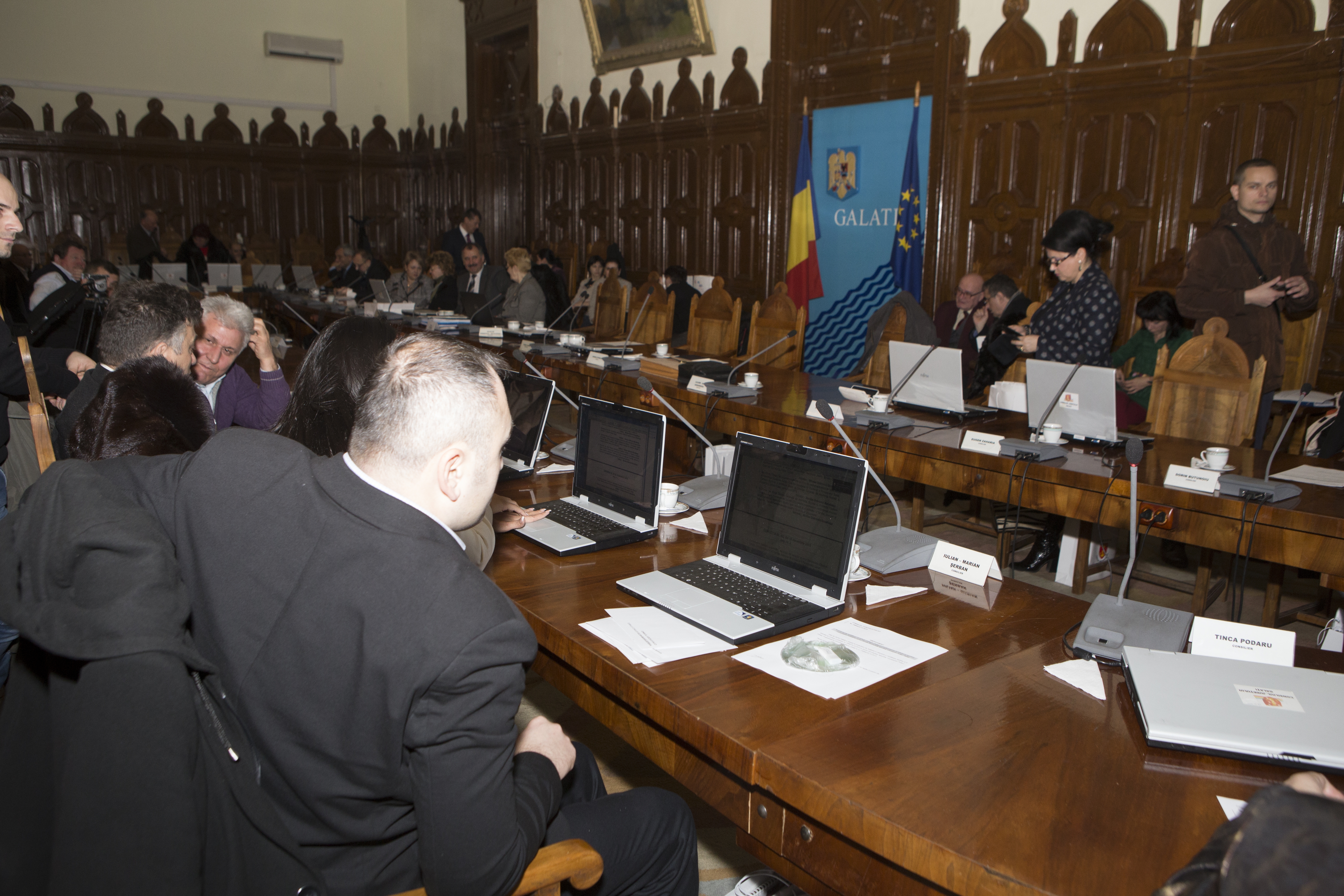 Sporuri ILEGALE la CJ Galaţi. BANII nu mai pot fi RECUPERAŢI, din NEGLIJENŢĂ