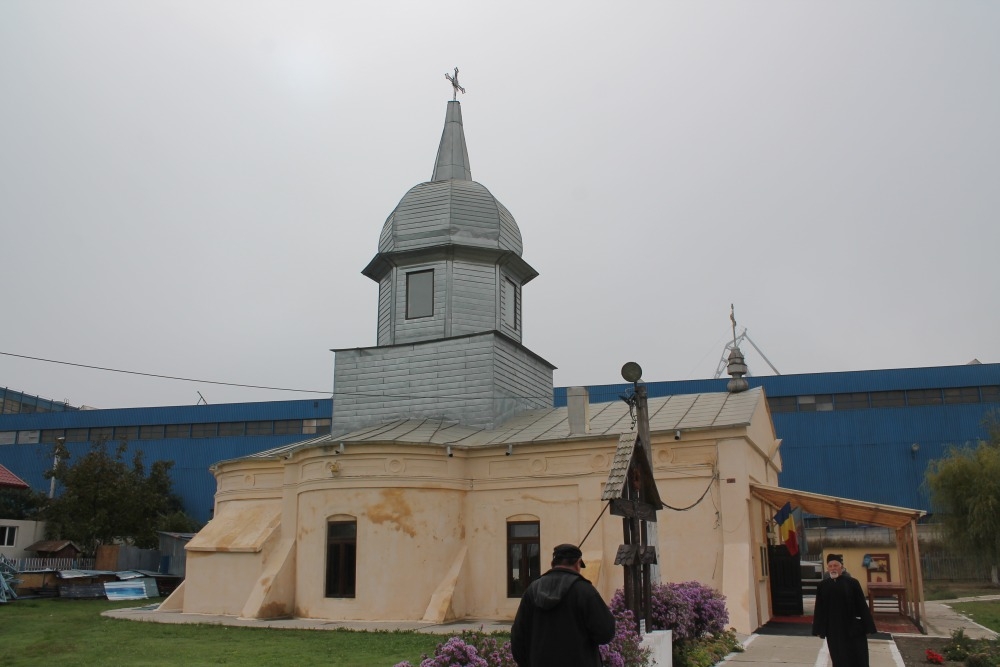 Cea mai mică BISERICĂ gălăţeană, în preajma hramului