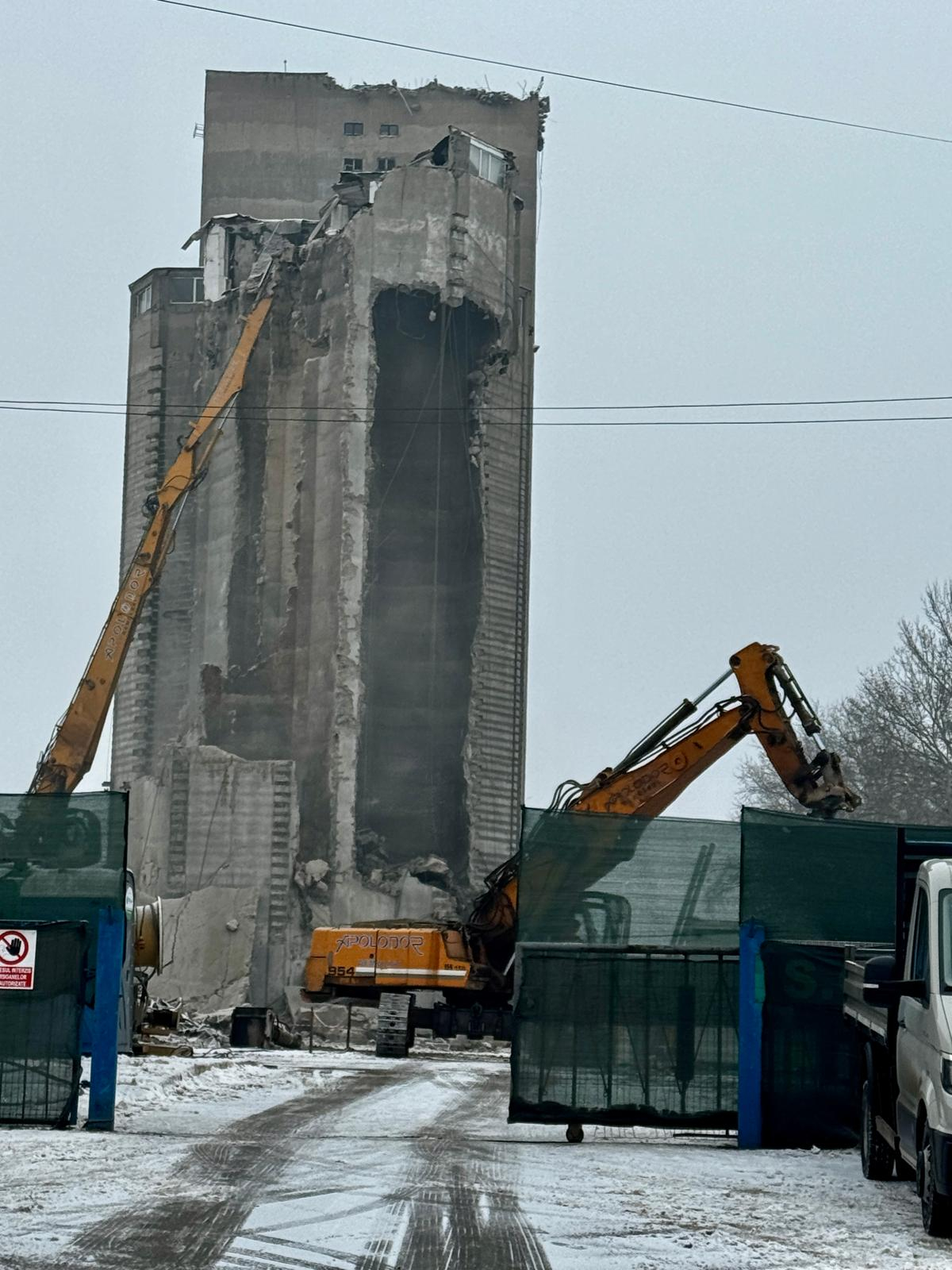 Fosta fabrică de bere Martens, pusă la pământ cu buldozerele