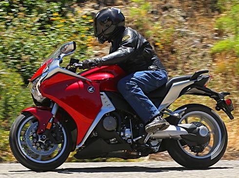 Trei sferturi dintre MOTOCICLETE au peste 20 de ani