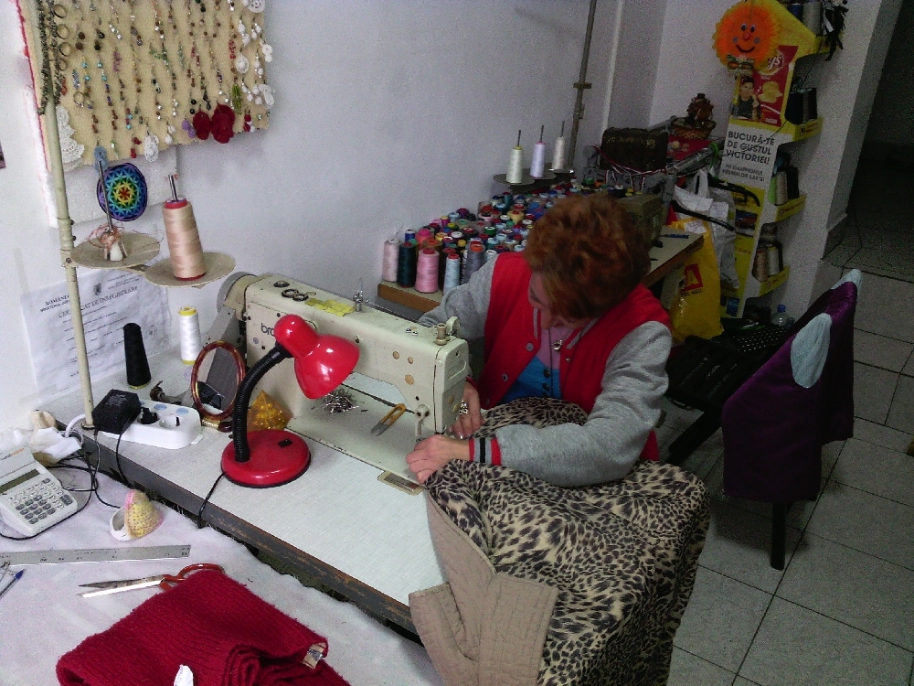 UTIL PENTRU CASĂ/ Cât te mai costă să mergi la croitor