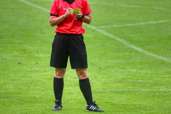Din sportul gălăţean. 44 de absolvenți ai cursului de arbitri al AJF