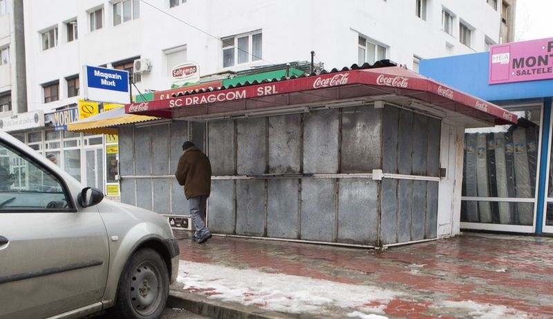 În aşteptarea curăţeniei: Străzi bântuite de fantomele chioşcurilor