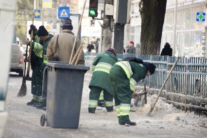 Intervenţii de îngheaţă trotuarele!
