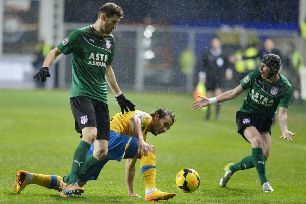 Conturile fotbaliştilor de la Oţelul au fost alimentate