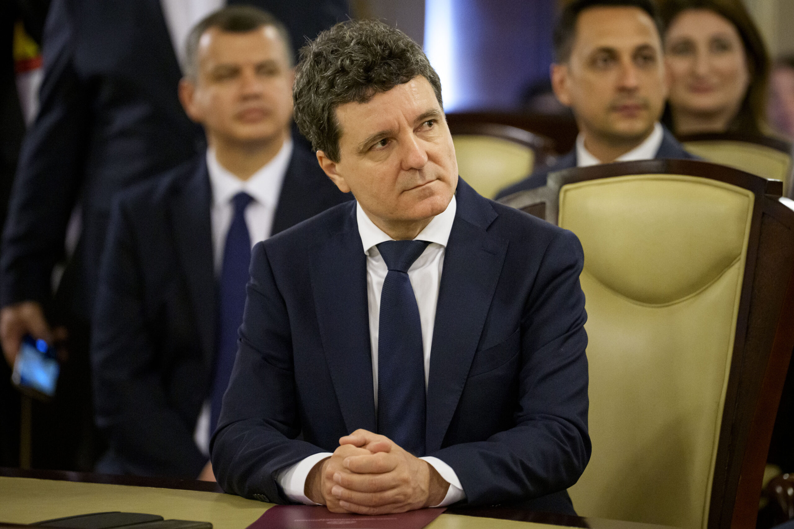 Nicușor Dan depune luni jurământul de preşedinte