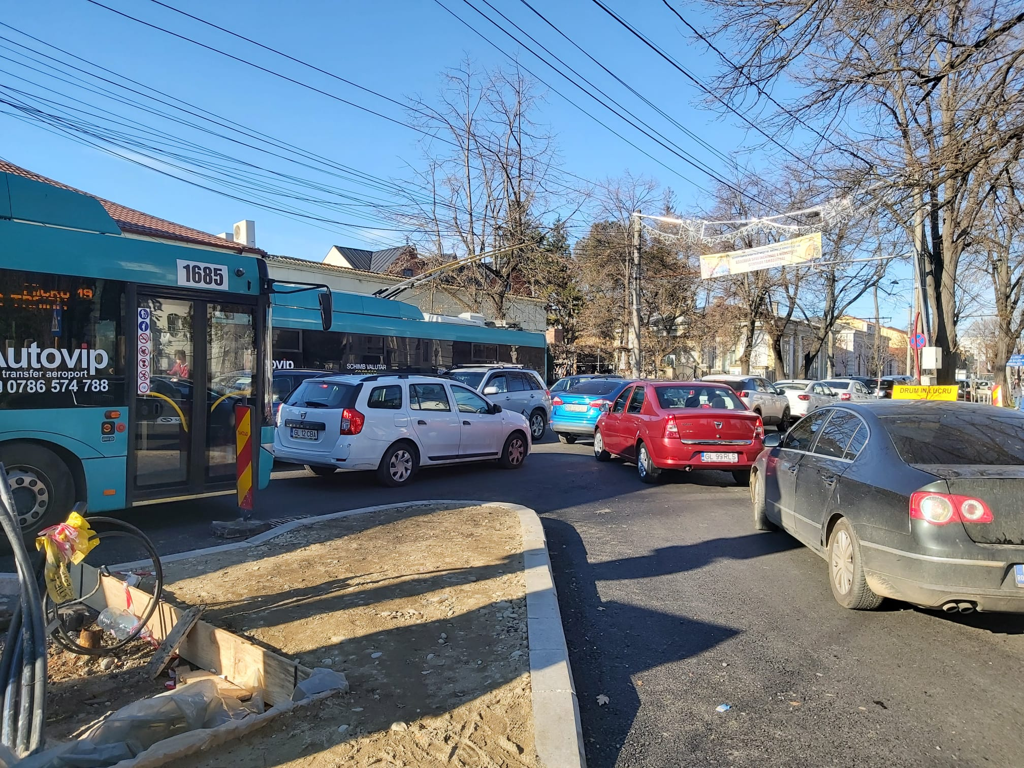 Poza zilei. De trei ori la semafor, leru-i ler