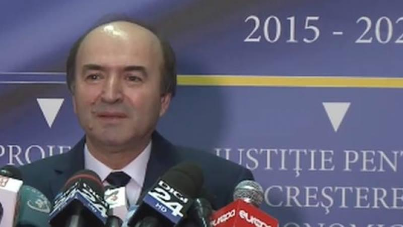 Domn’ profesor, şi la cursuri tot aşa plicticos?