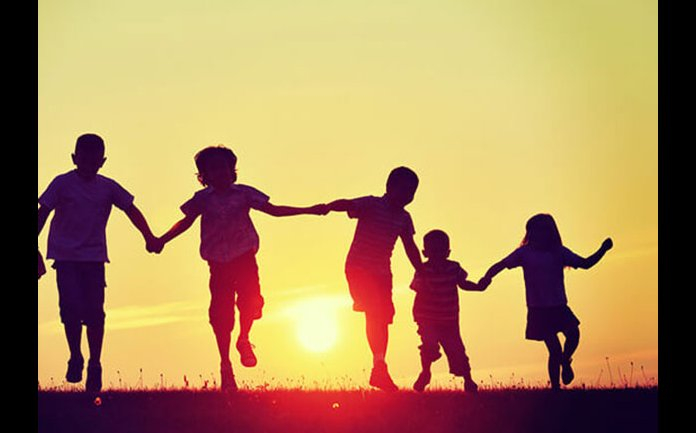 Proiect de majorare a indemnizațiilor pentru familiile cu mai mulți copii