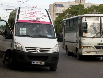Călătoria cu maxitaxi şi Transurb ar putea fi mai scumpă