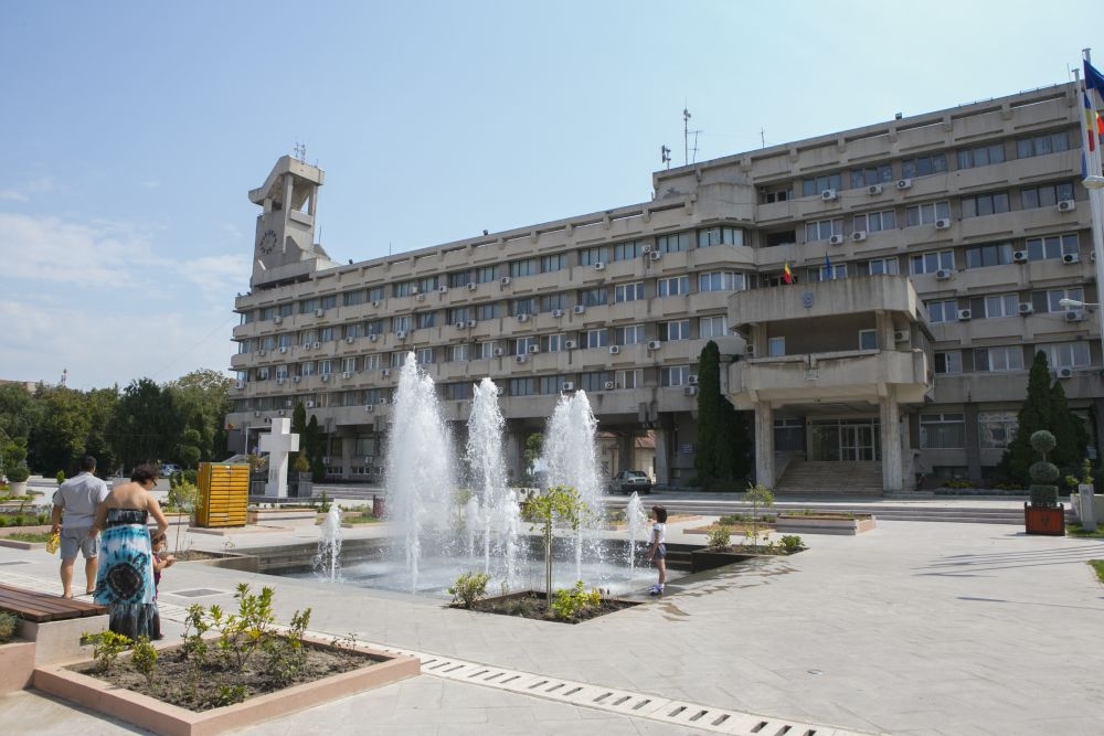 GALERIE FOTO / Minivacanţă în oraşul vecin: Cum să ne relaxăm cu bani puţini la Brăila