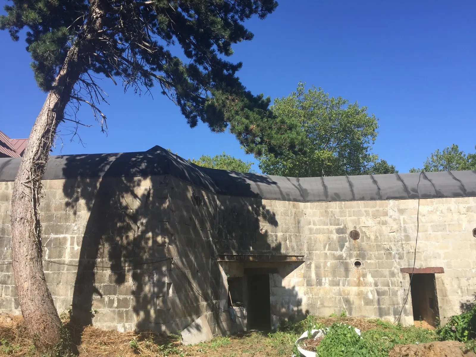 Buncăr militar din cel de-Al Doilea Război Mondial, scos la licitație