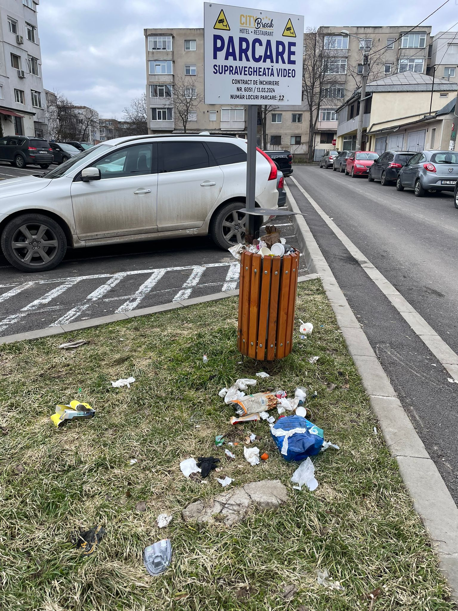Poza zilei. Când se parchează aiurea gunoiul
