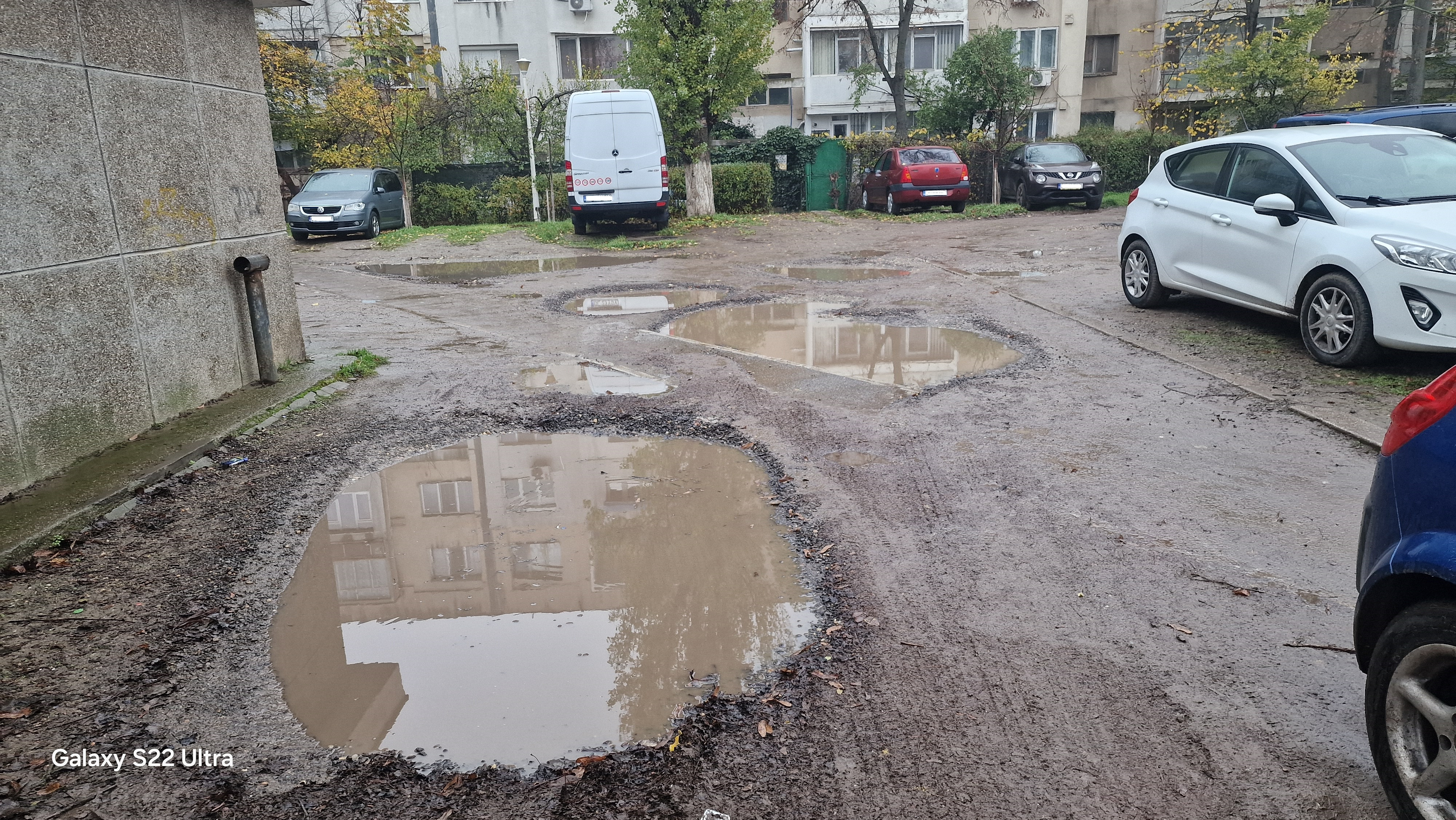 Gropi mai multe și mai adânci