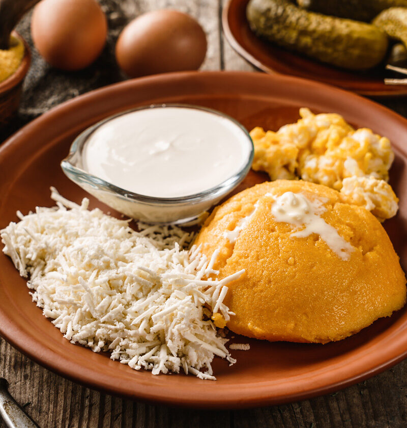 Bulz ciobănesc cu brânză de burduf