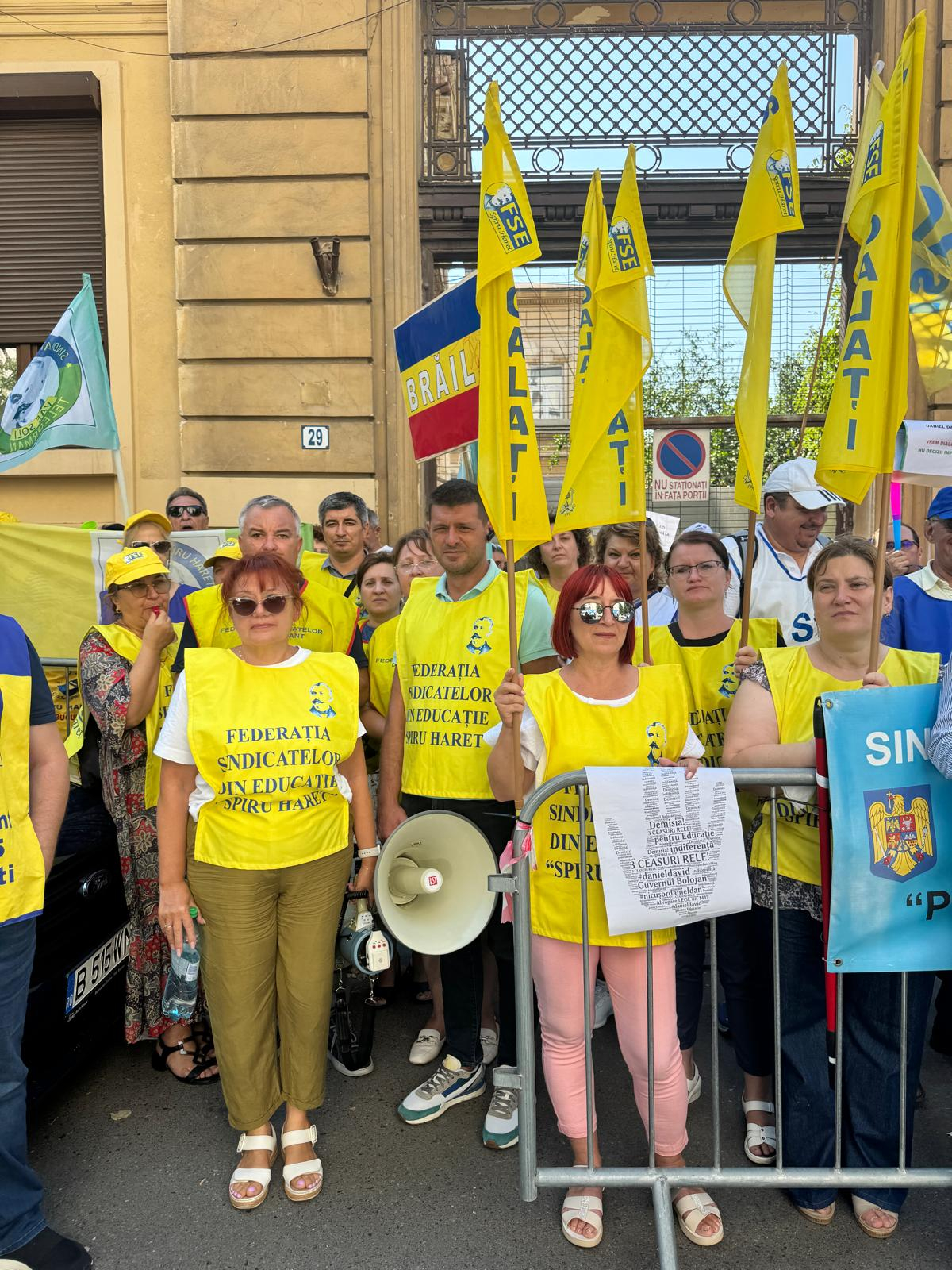 Liderii de sindicat din Educaţie, față în față cu Ilie Bolojan