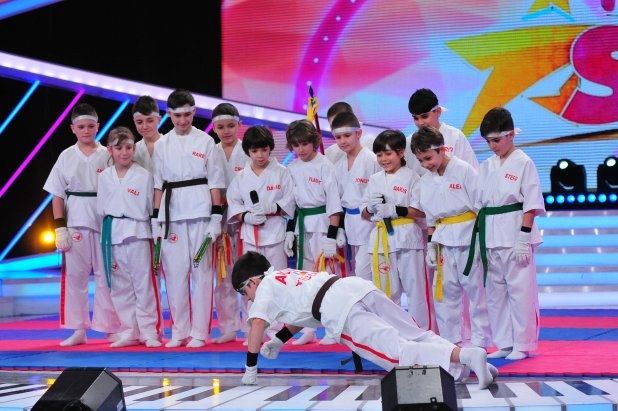 SPECTACOL gălăţean pe scena de la NEXT STAR. Ropote de aplauze pentru Akikai Kids şi Maia Fluture (VIDEO)