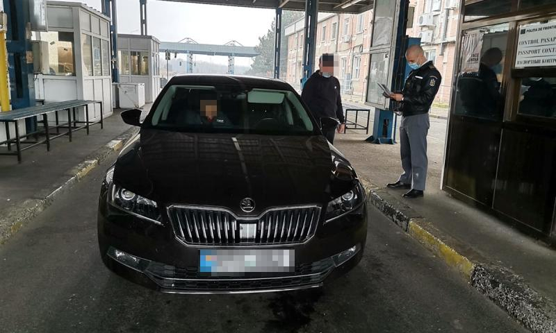 Depistat cu adeverință de vaccinare falsă