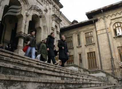 Premii pentru cei mai buni studenţi ai „Dunării de Jos”