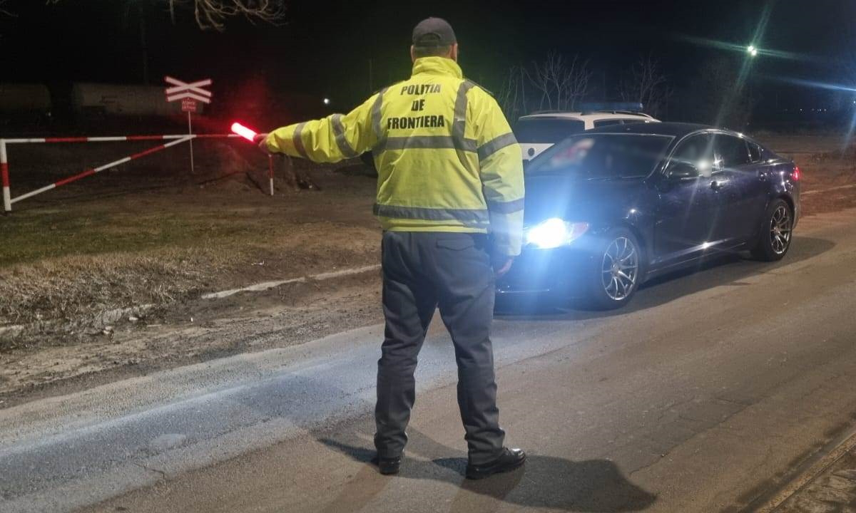 Țigări destinate vânzării ilegale, confiscate de către polițiștii de frontieră