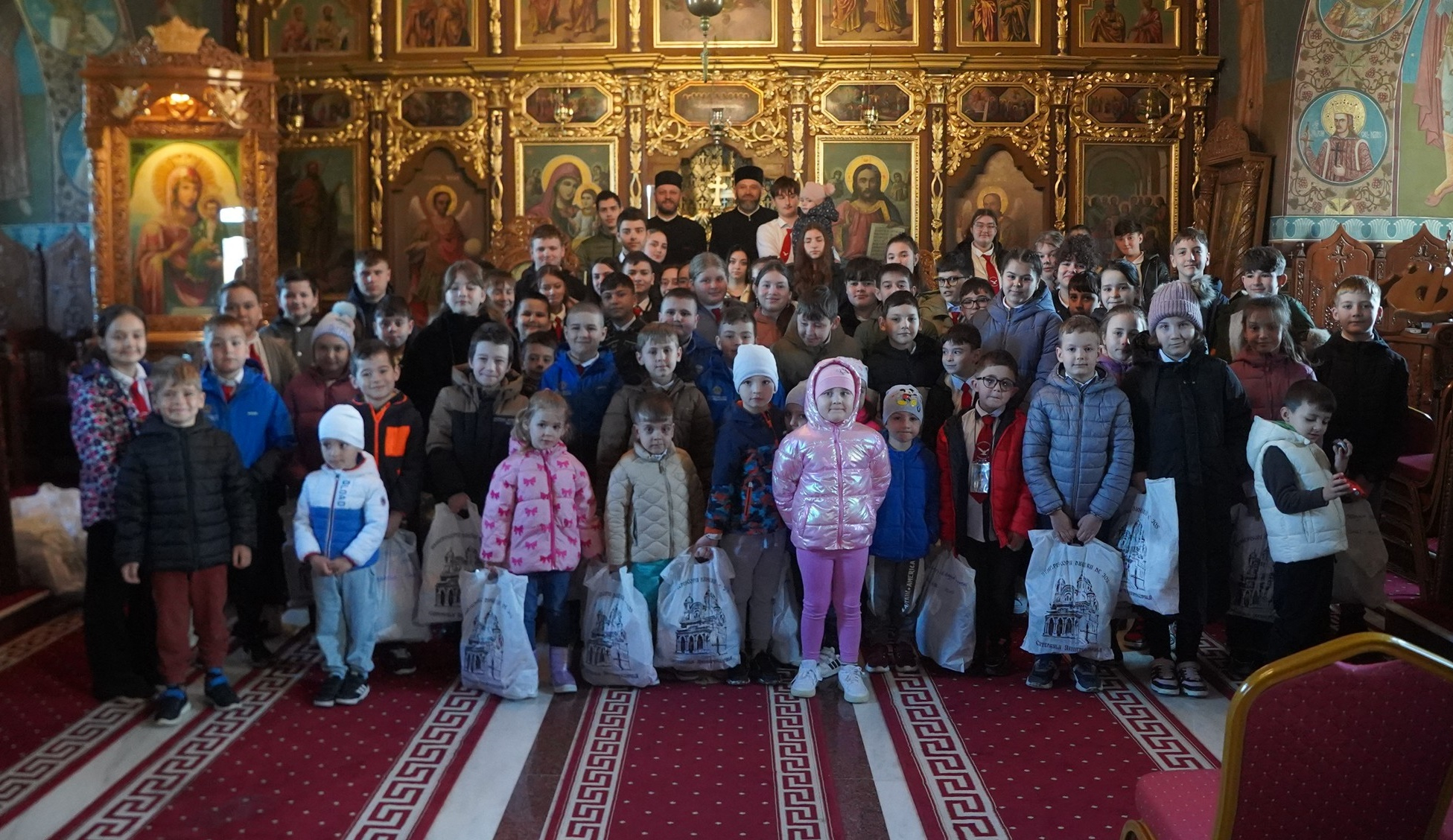 Daruri din partea Bisericii pentru copiii din familiile sinistrate