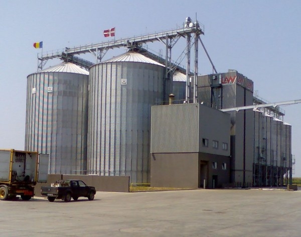 Războiul cerealelor din Portul Docuri: Cu buldozerul peste investiţii de un milion de euro