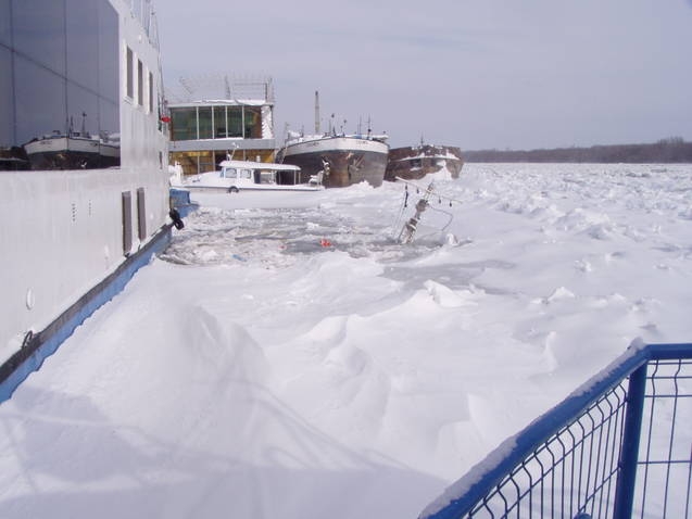 O şalupă s-a scufundat în portul Brăila