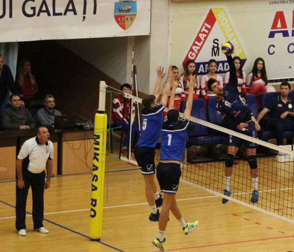Voleibaliştii de la Arcada au reuşit o VICTORIE de trei puncte